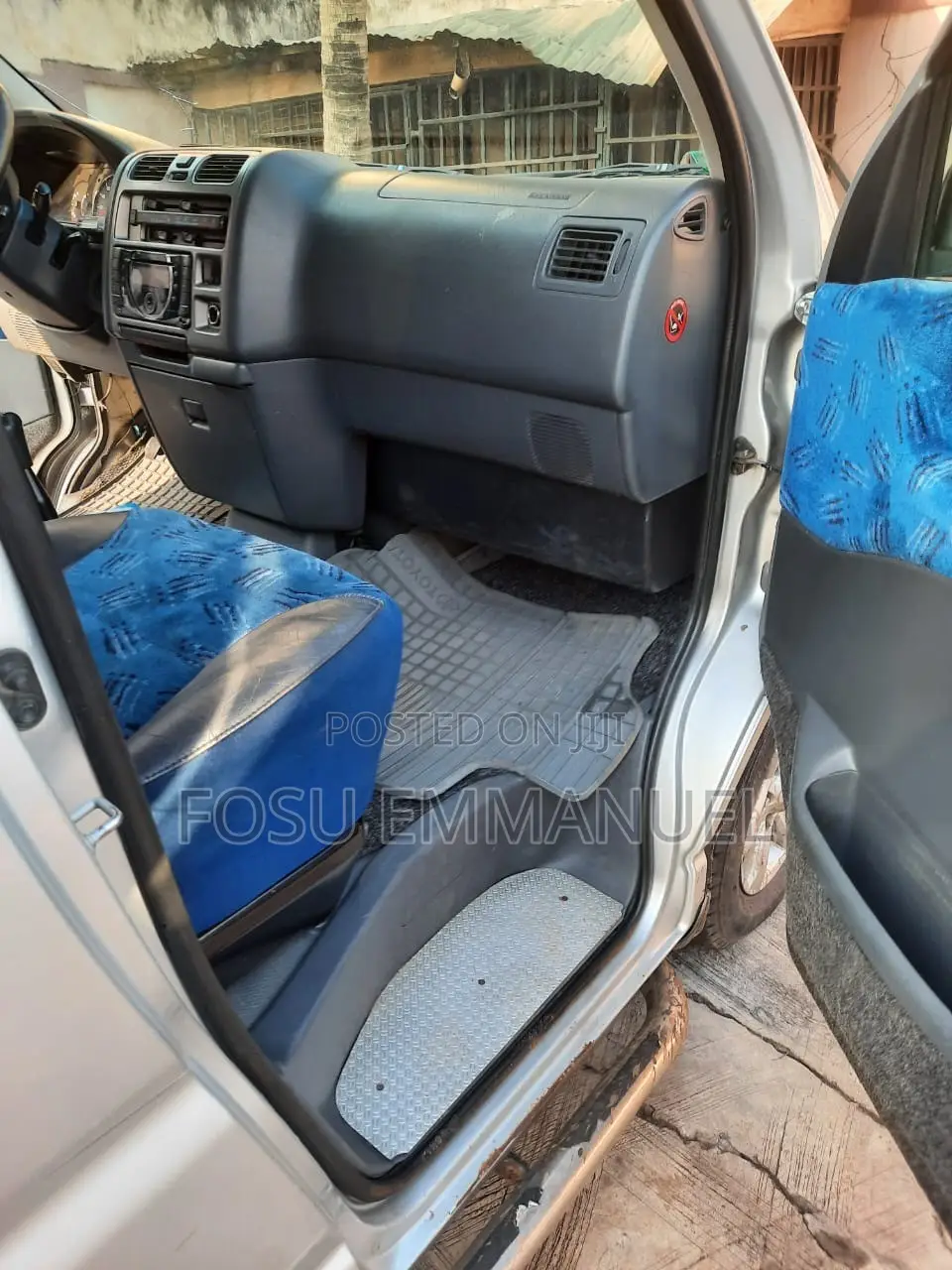 Toyota HiAce 2010 Silver