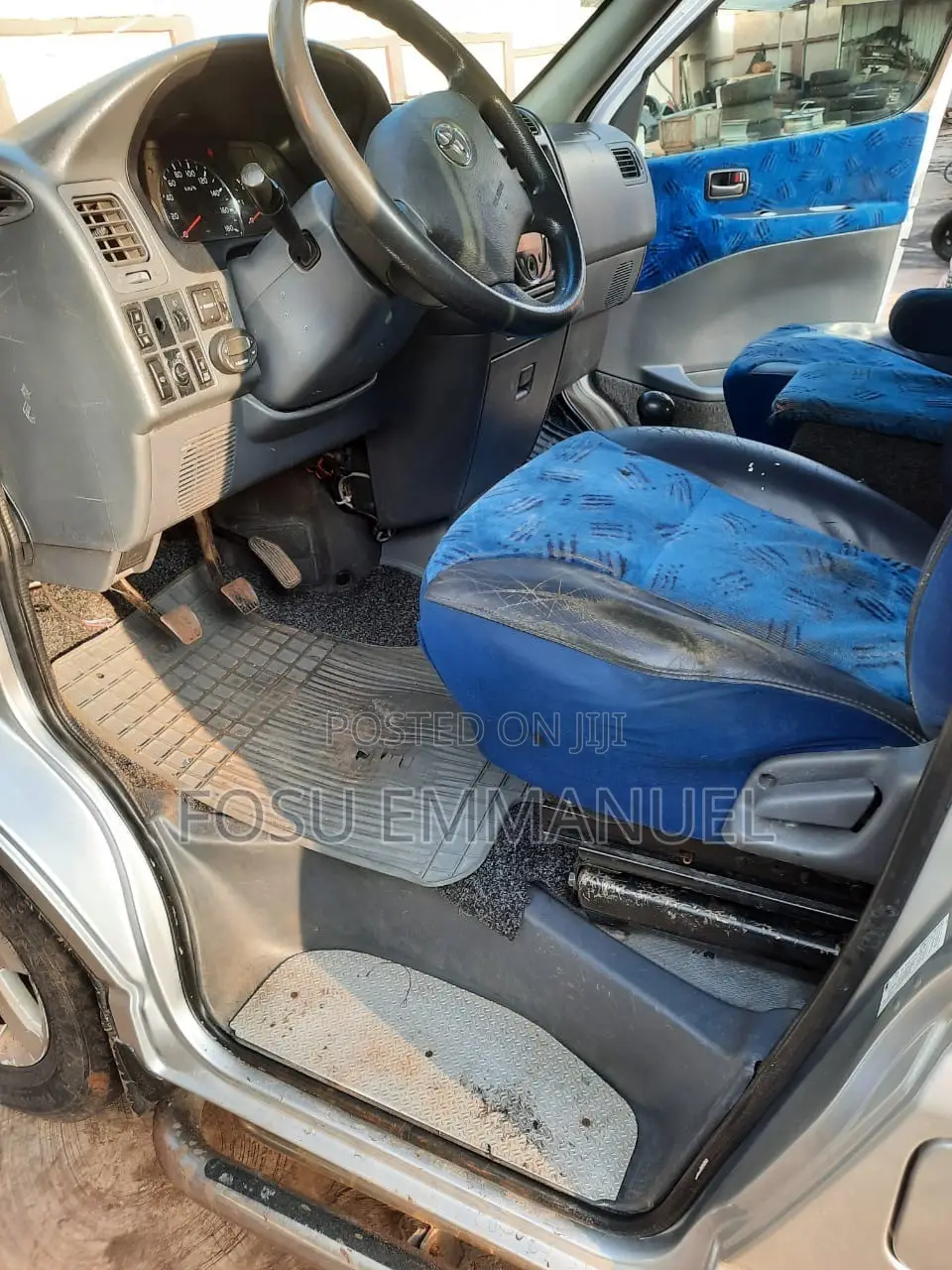 Toyota HiAce 2010 Silver
