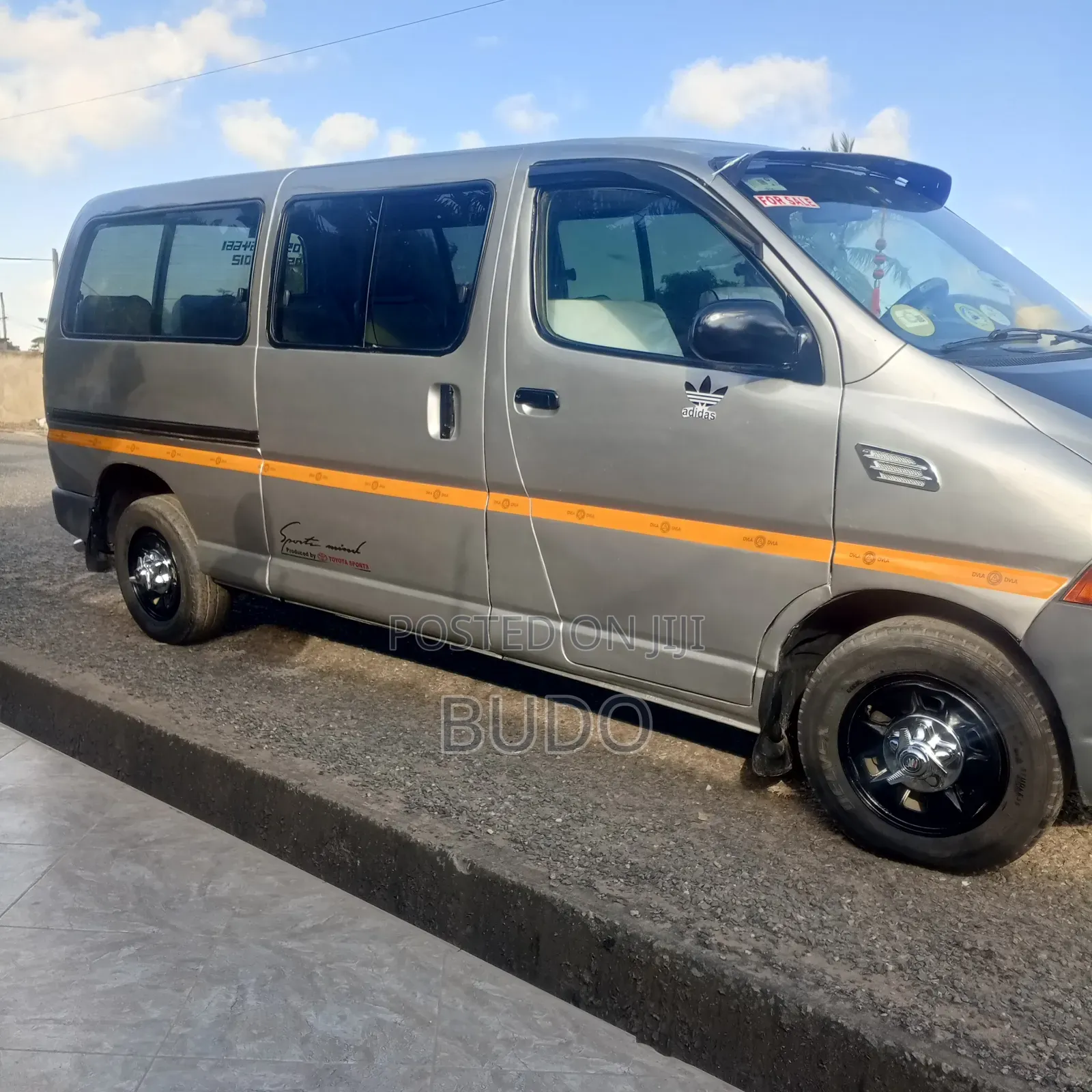 Toyota HiAce 2009 Silver