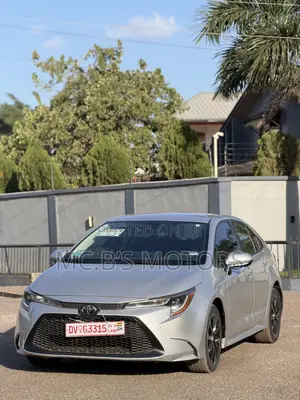 Toyota Corolla 2022 Silver