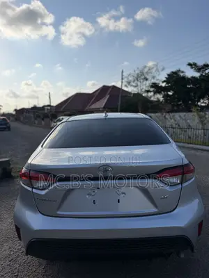 Toyota Corolla 2022 Silver