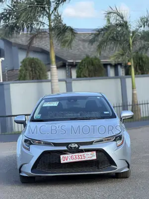 Toyota Corolla 2022 Silver