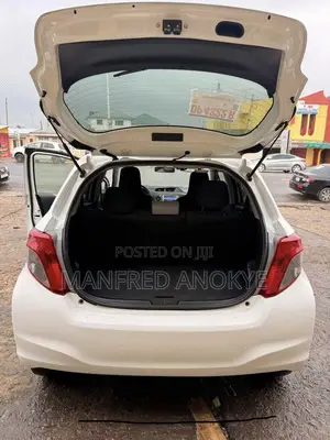 Toyota Vitz 2012 White