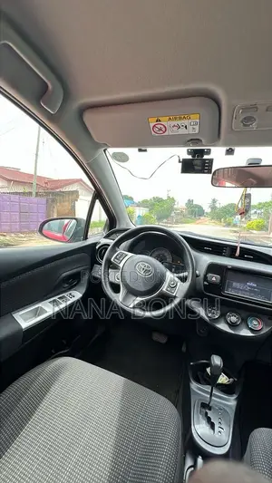 Toyota Vitz 1.5 FWD 5dr 2015 Red