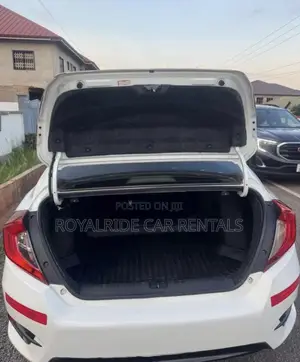 Honda Civic Sedan.
