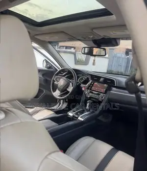 Honda Civic Sedan.