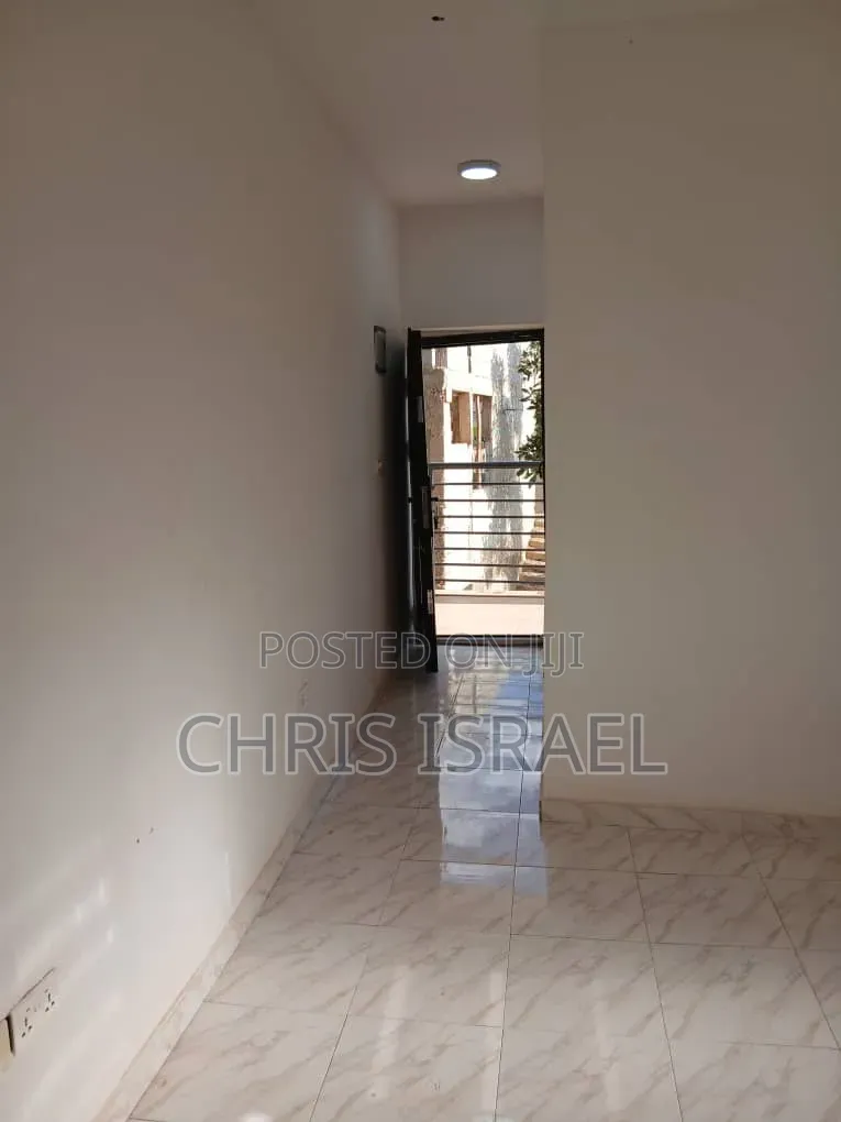 1bdrm Room & Parlour in Oyibi Estate, Valley View Area for rent