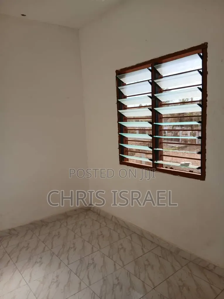 1bdrm Room & Parlour in Oyibi Estate, Valley View Area for rent