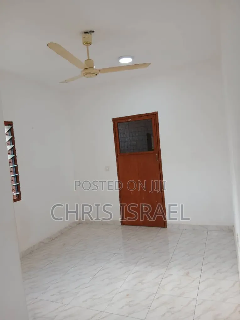 1bdrm Room & Parlour in Oyibi Estate, Valley View Area for rent