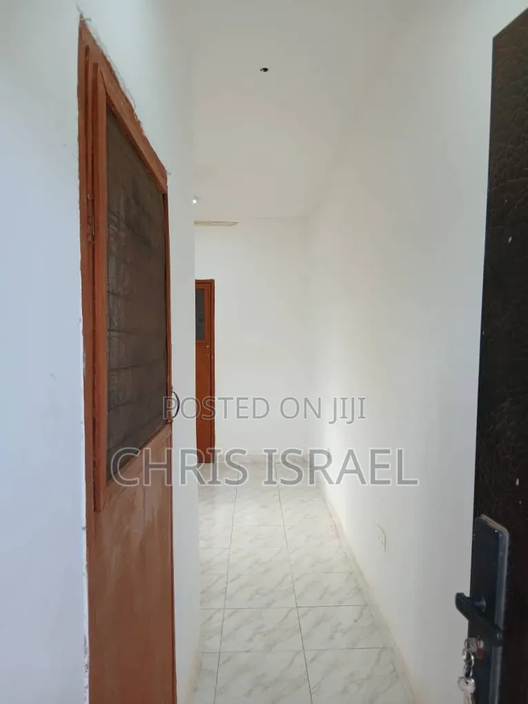 1bdrm Room & Parlour in Oyibi Estate, Valley View Area for rent