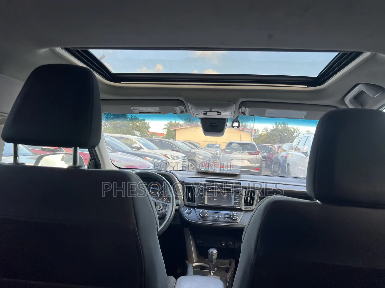 Toyota RAV4 XLE 4dr SUV (2.5L 4cyl 6A) 2018 Gray