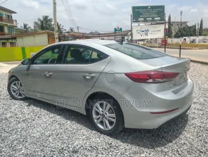 Hyundai Elantra 2017 Silver