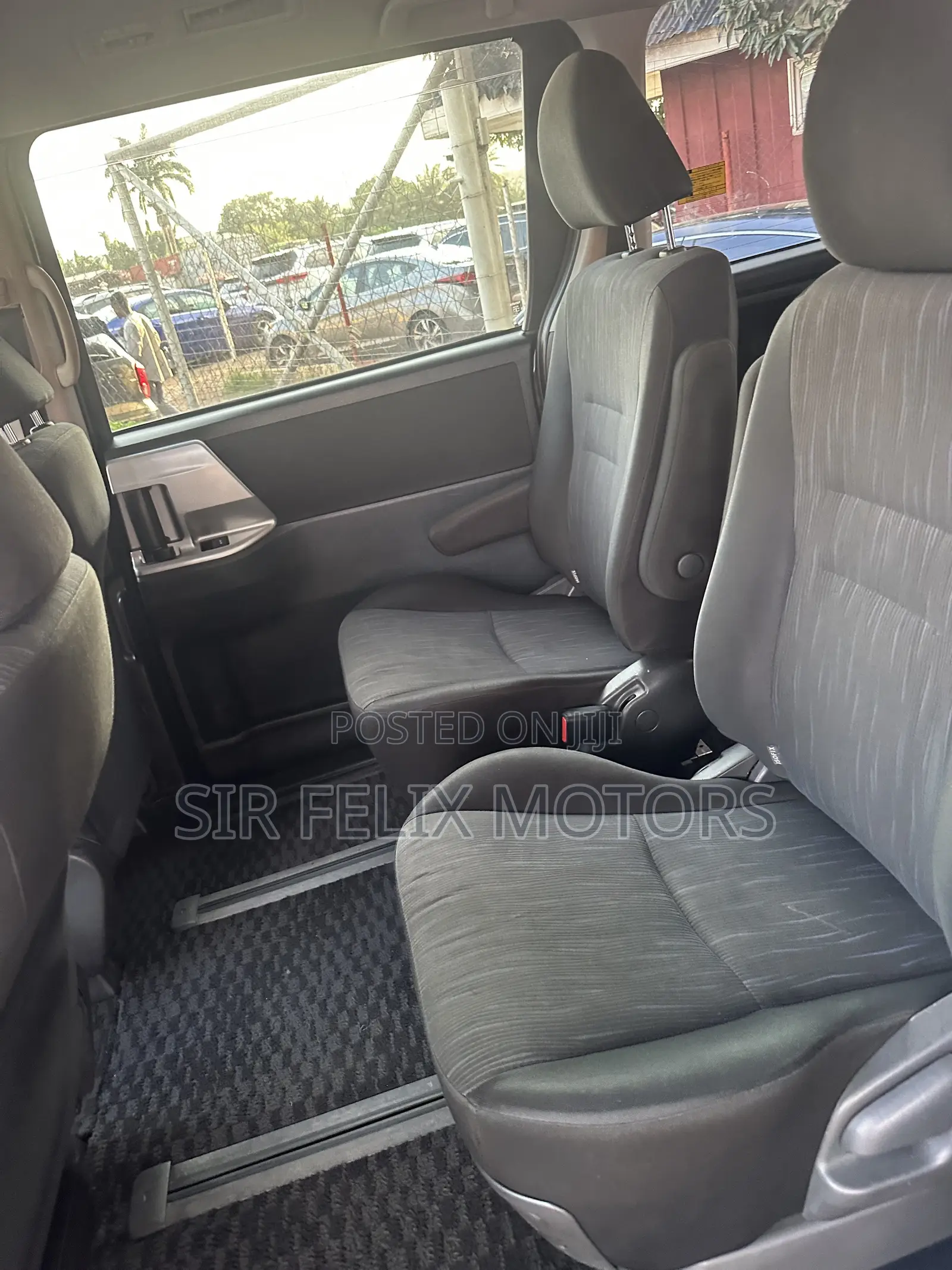 Toyota Voxy V 2WD 8-Seater 2013 Black