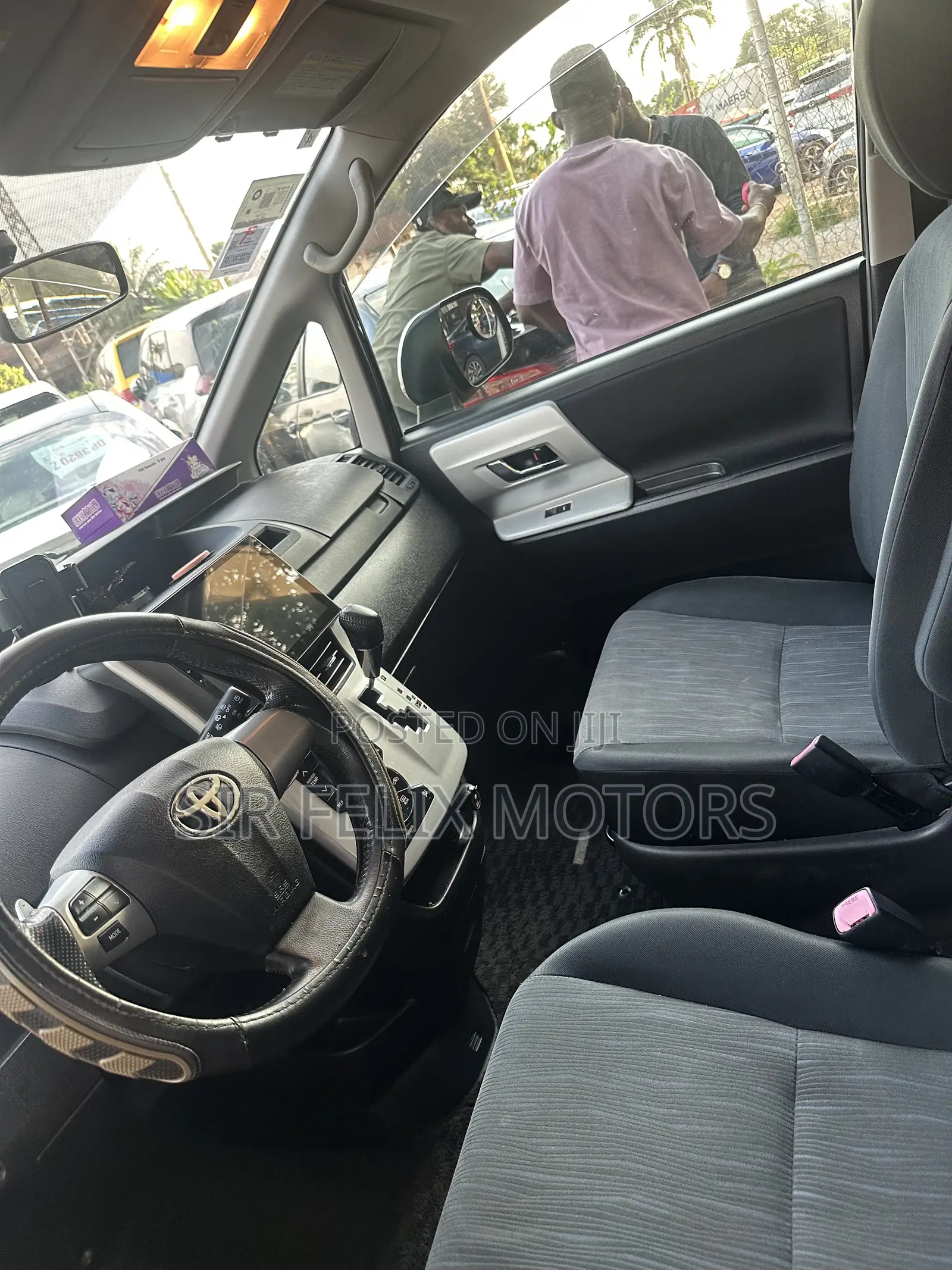 Toyota Voxy V 2WD 8-Seater 2013 Black