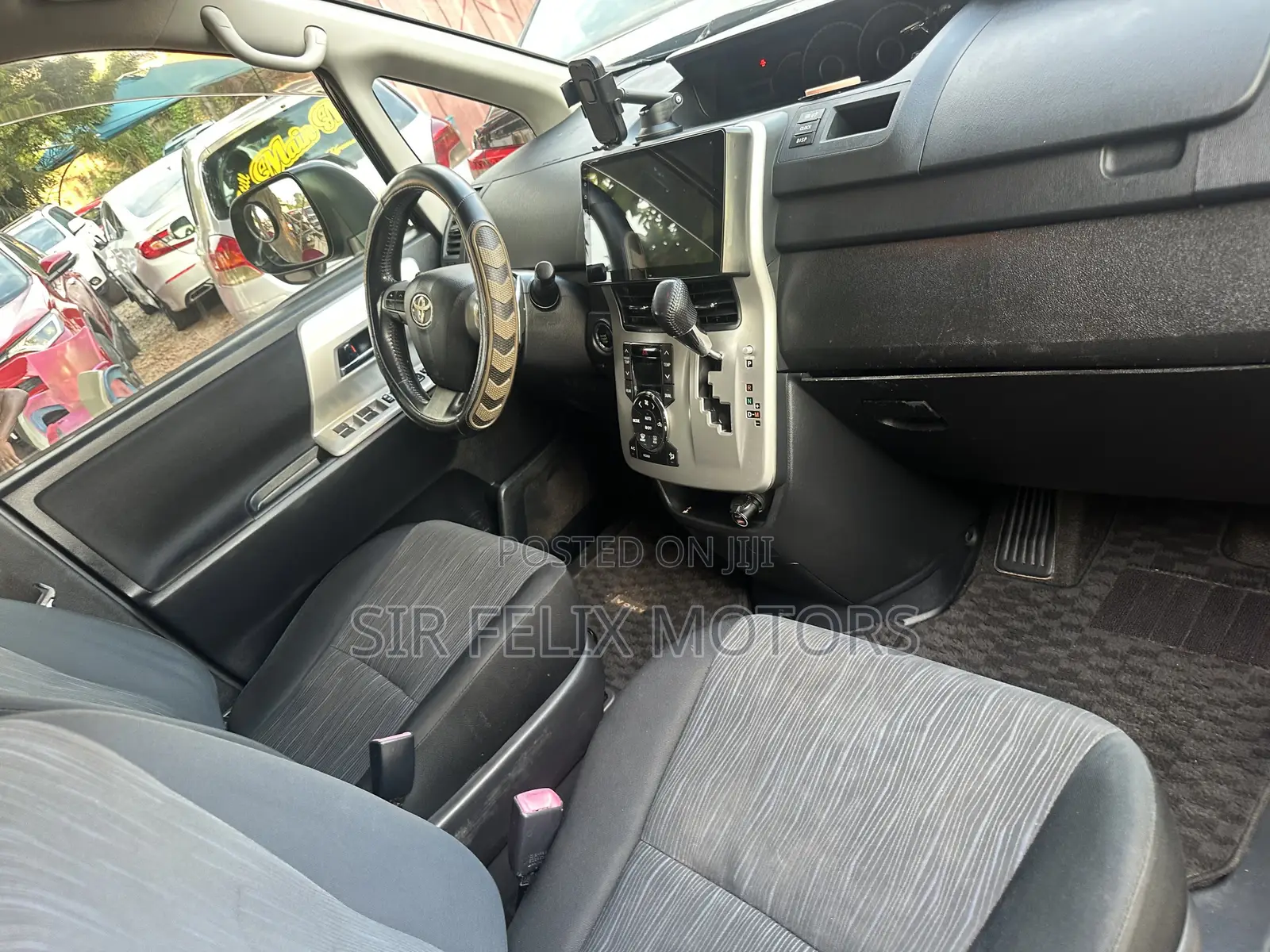 Toyota Voxy V 2WD 8-Seater 2013 Black