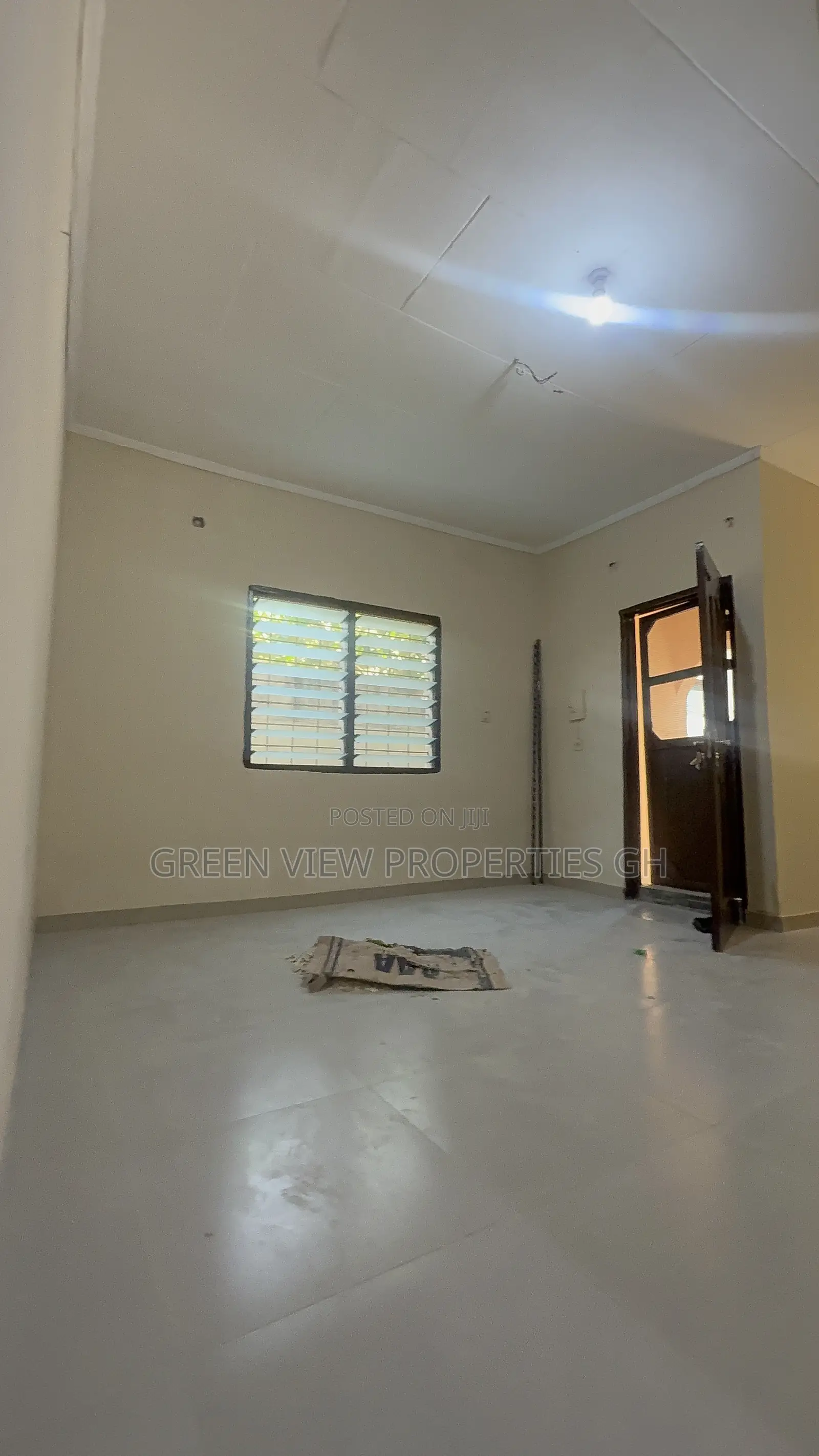1bdrm Room & Parlour in West Hills Mall Area for rent