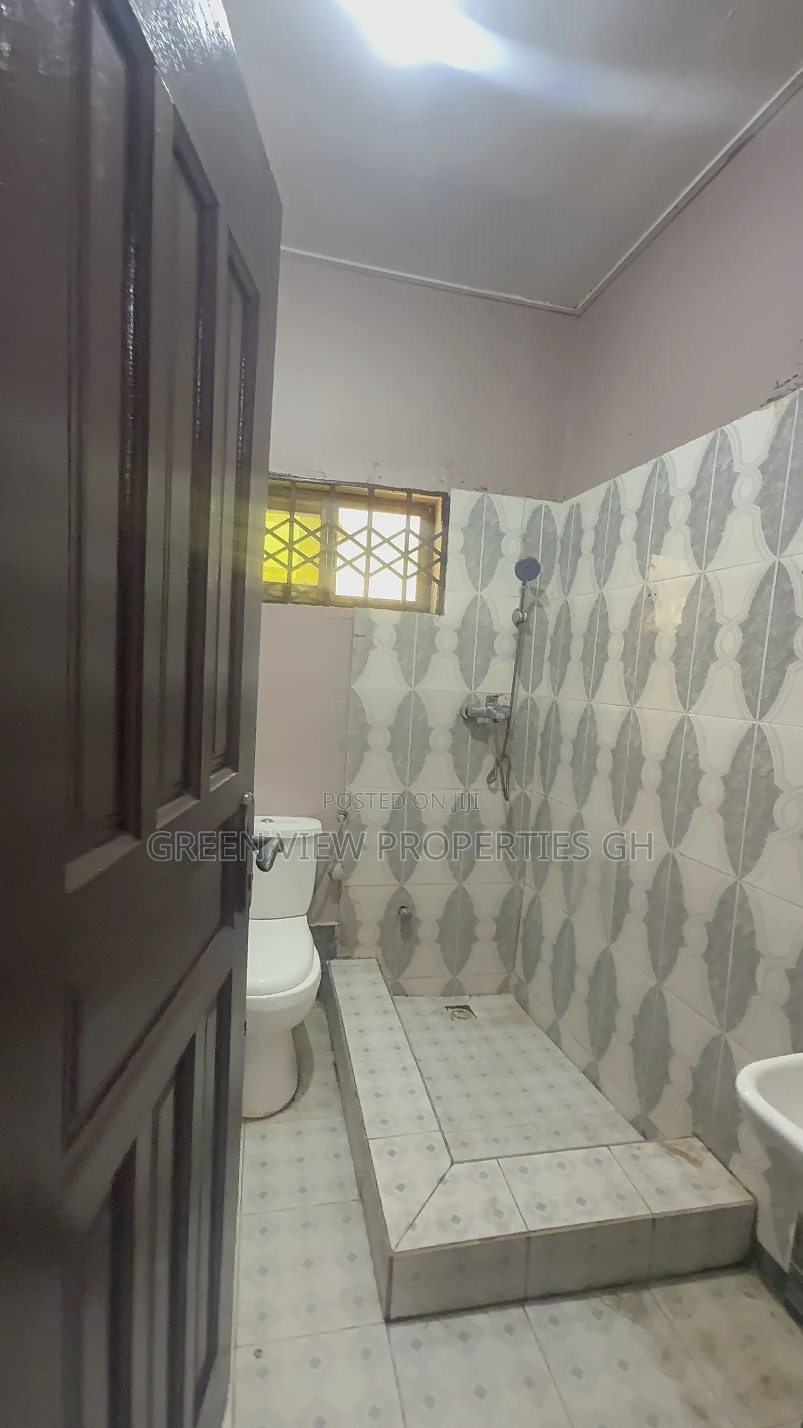 1bdrm Room & Parlour in West Hills Mall Area for rent