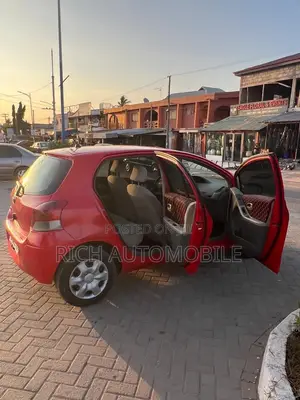 Toyota Vitz 1.5 FWD 3dr 2009 Red