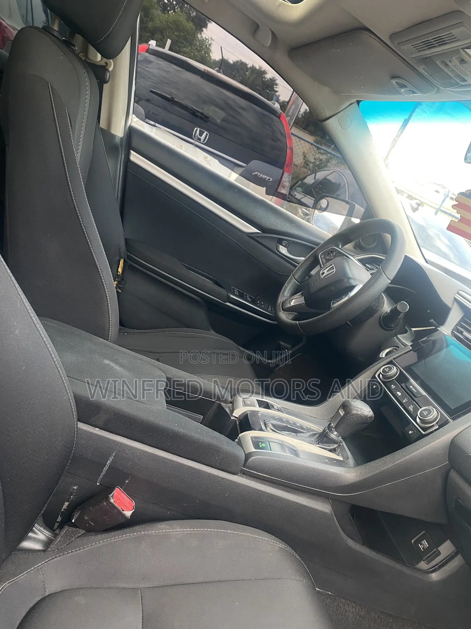 Honda Civic LX 4dr Sedan (2.0L 4cyl) 2016 White
