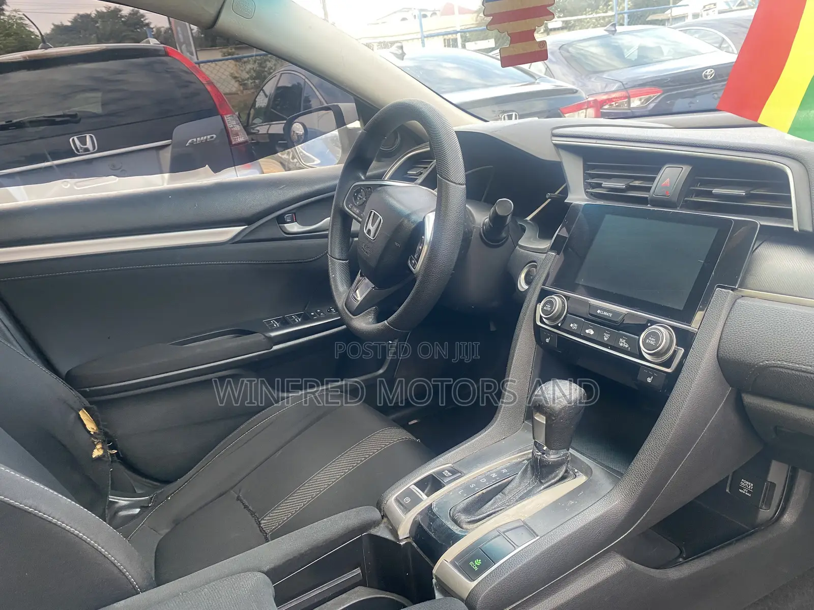 Honda Civic LX 4dr Sedan (2.0L 4cyl) 2016 White