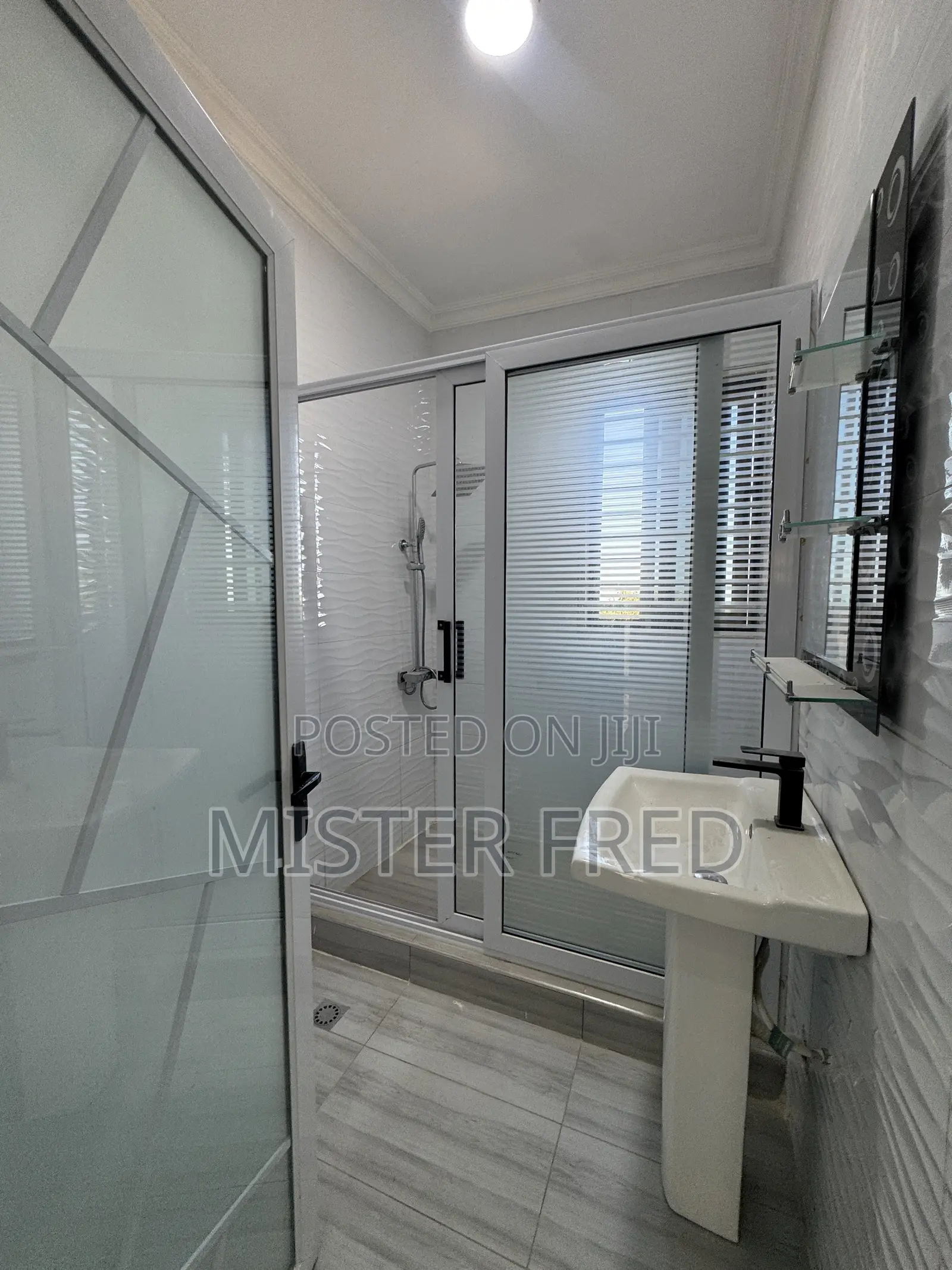 2bdrm Apartment in Bortianor Aplaku, Weija for rent