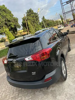 Toyota RAV4 XLE 4dr SUV AWD (2.5L 4cyl 6A) 2015 Black