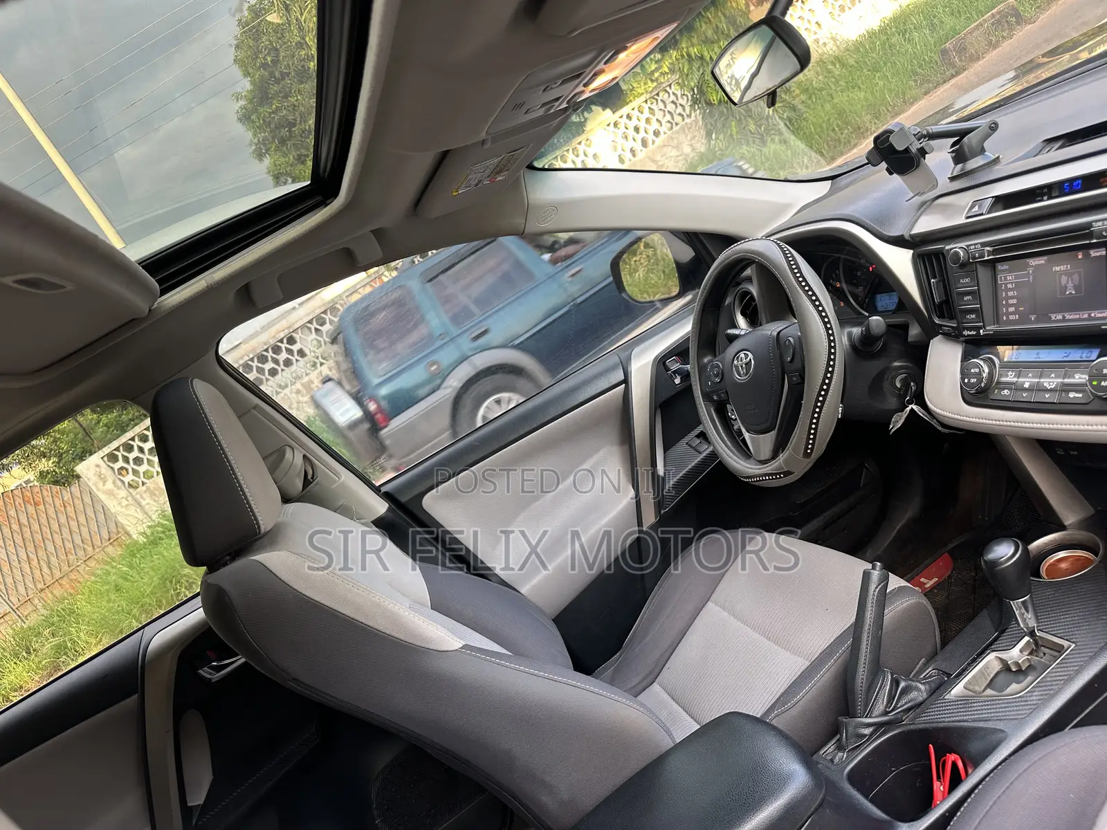 Toyota RAV4 XLE 4dr SUV AWD (2.5L 4cyl 6A) 2015 Black