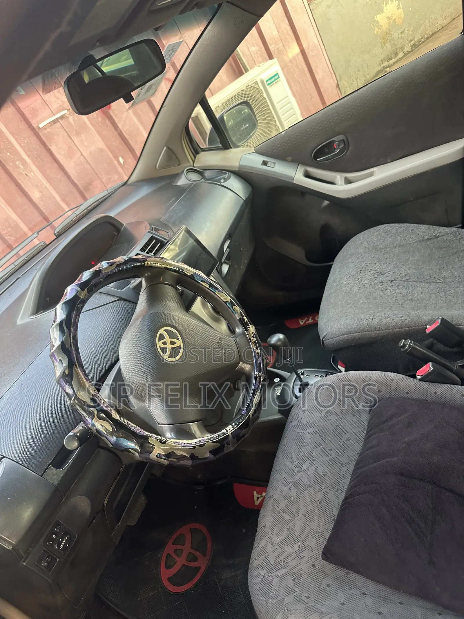 Toyota Vitz 1.0 FWD 5dr 2010 Black