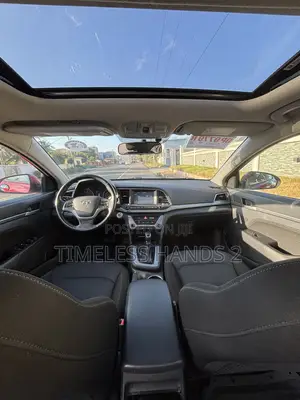 Hyundai Elantra SE 2018 Red