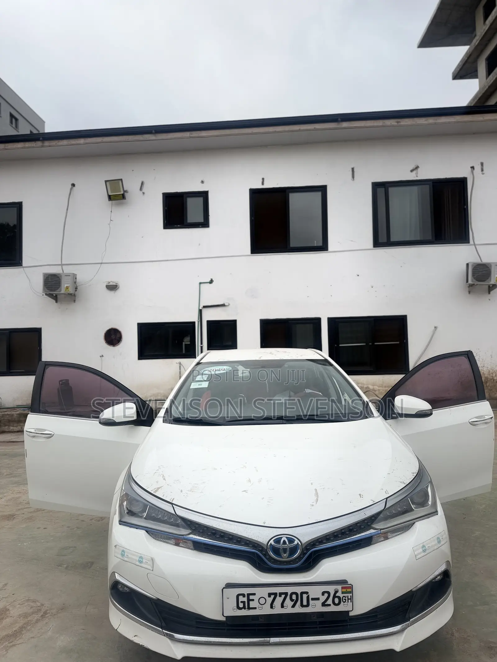 Toyota Corolla LE 2023 White