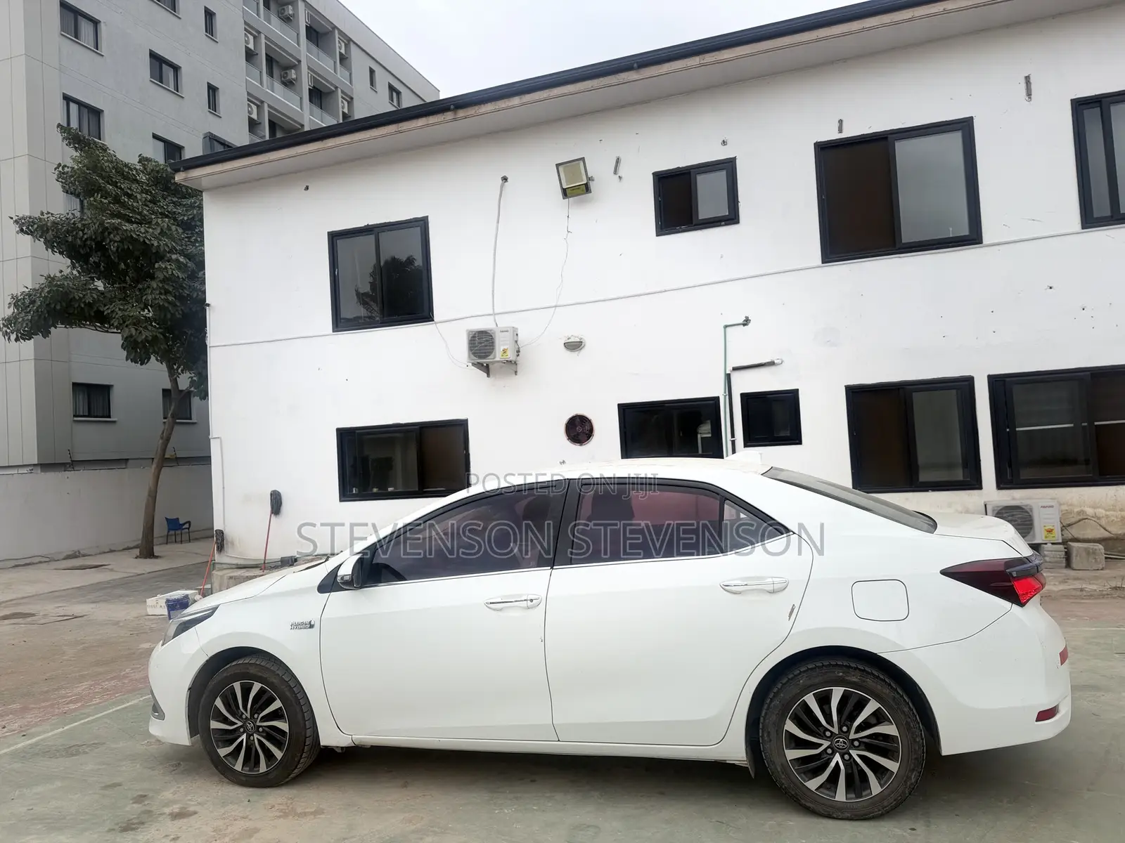 Toyota Corolla LE 2023 White