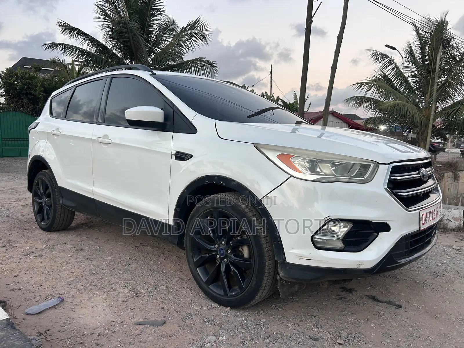 Ford Escape SE FWD 2017 White