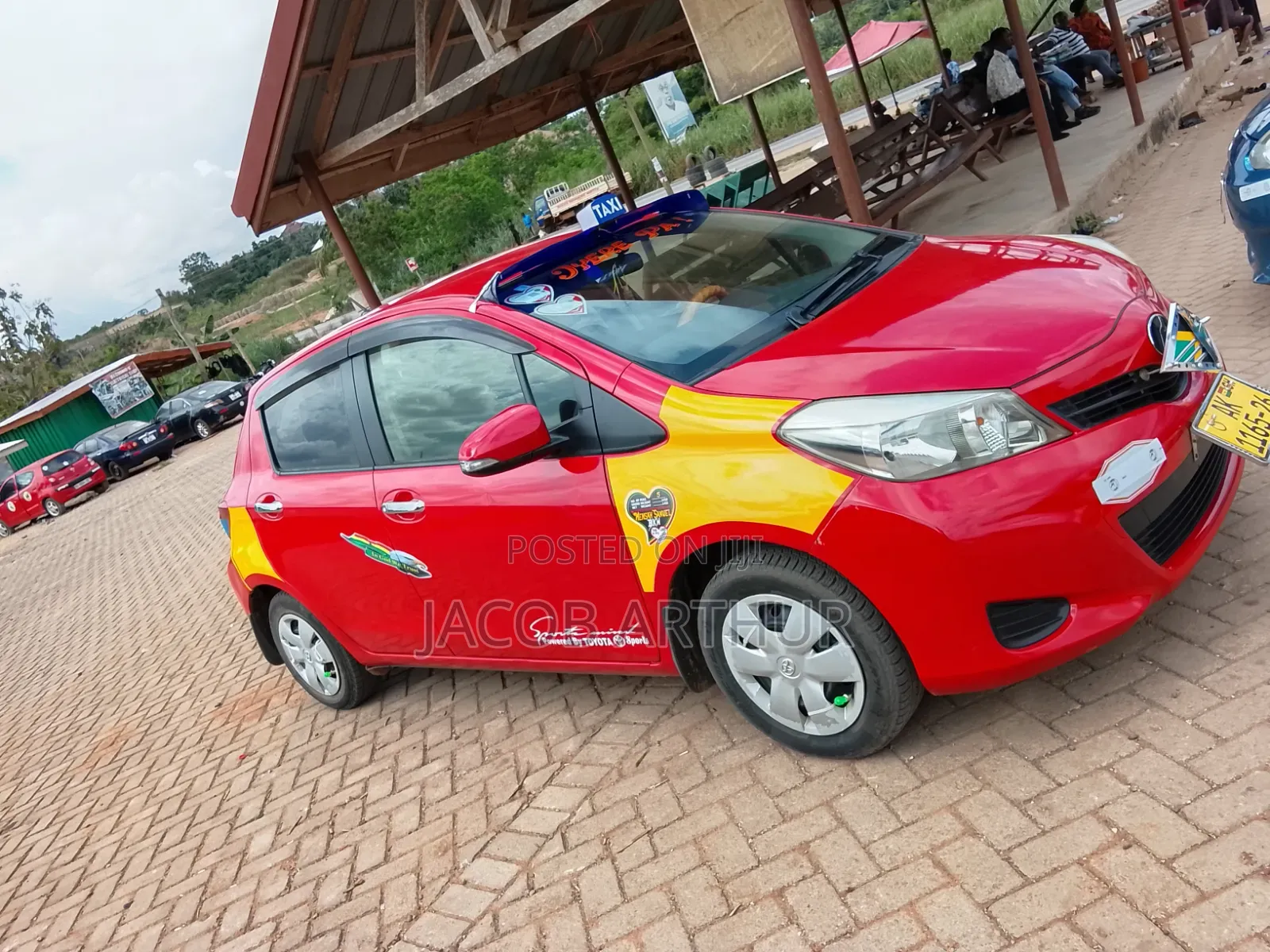 Toyota Vitz 2013 Red