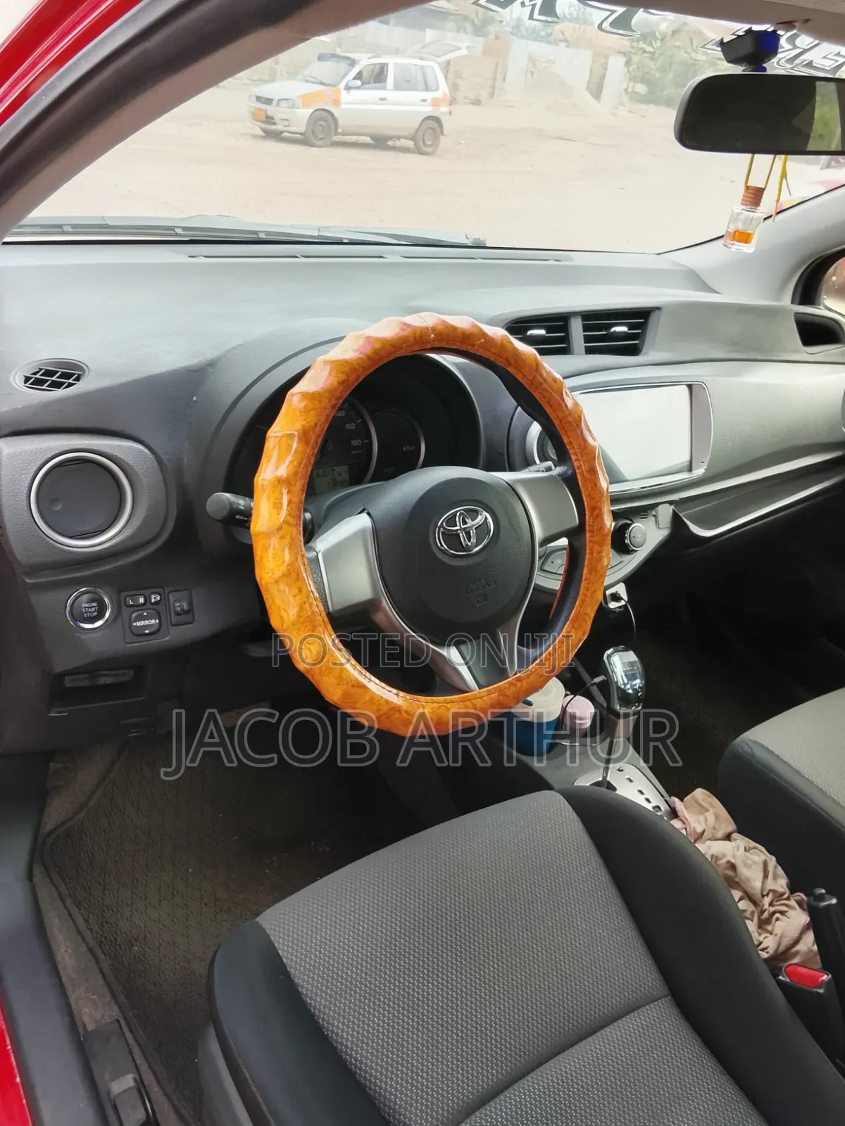 Toyota Vitz 2013 Red