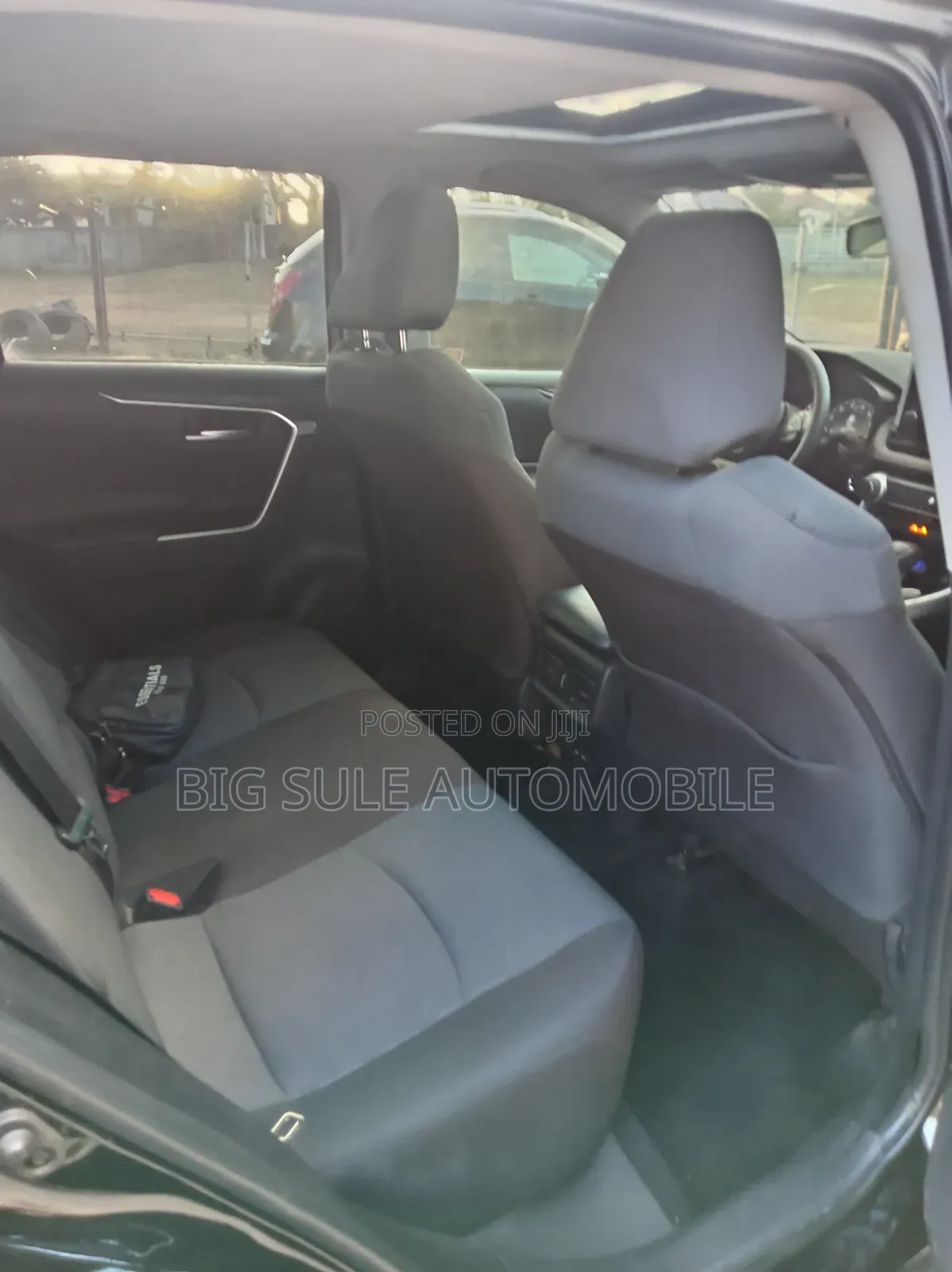 Toyota RAV4 XLE 2025 Gray