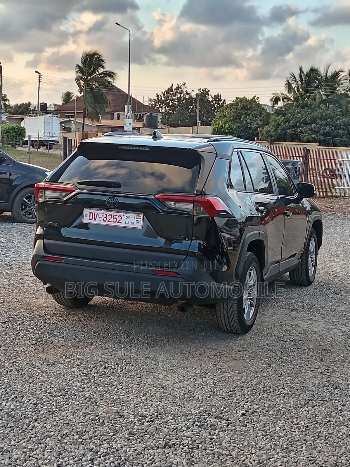 Toyota RAV4 XLE 2025 Gray