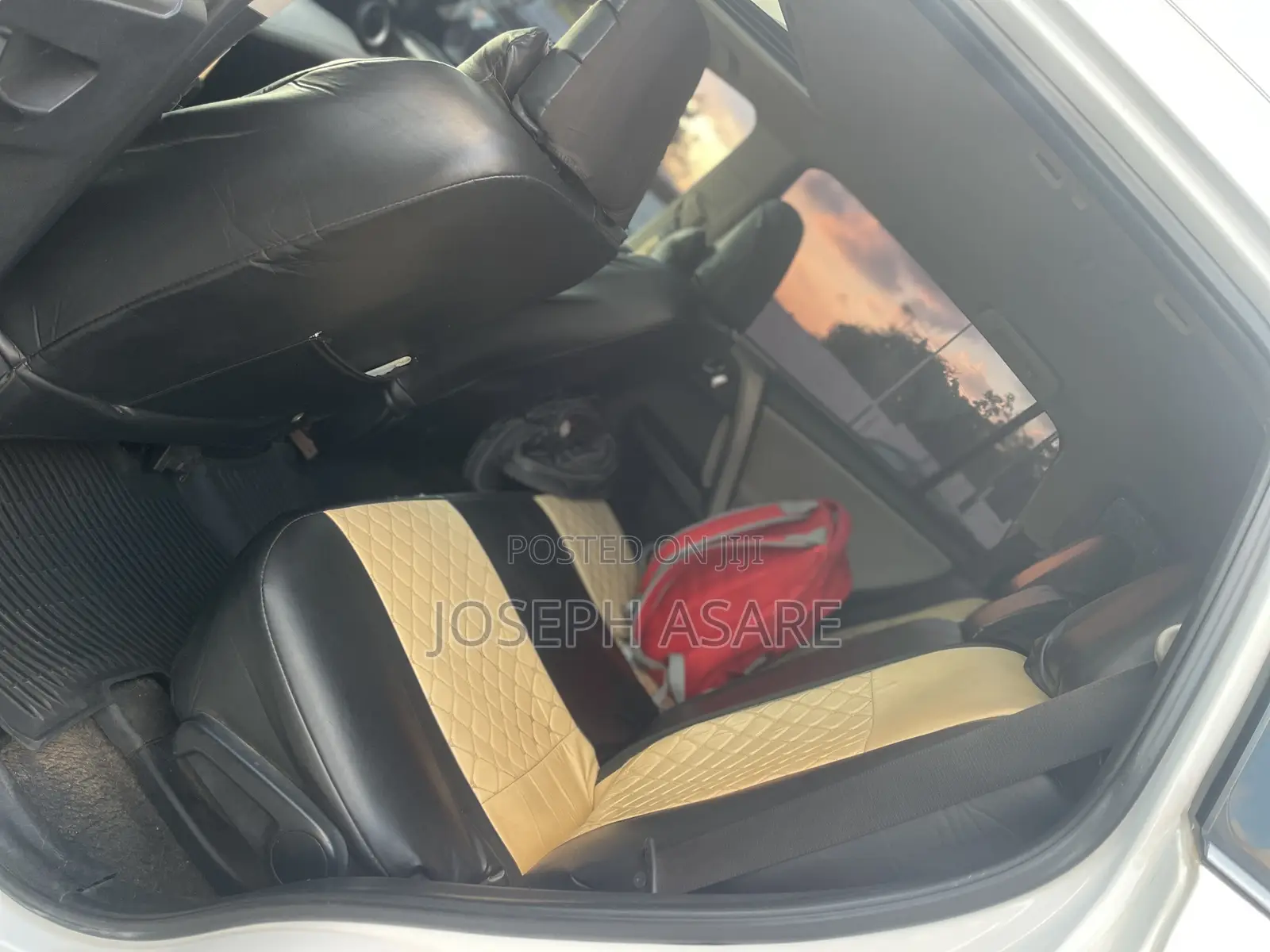 Toyota RAV4 XLE 4dr SUV (2.5L 4cyl 6A) 2018 White