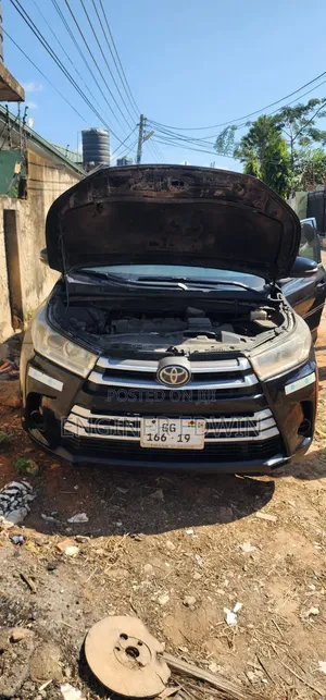 Toyota Highlander LE Plus 4x4 V6 (3.5L 6cyl 8A) 2017 Black