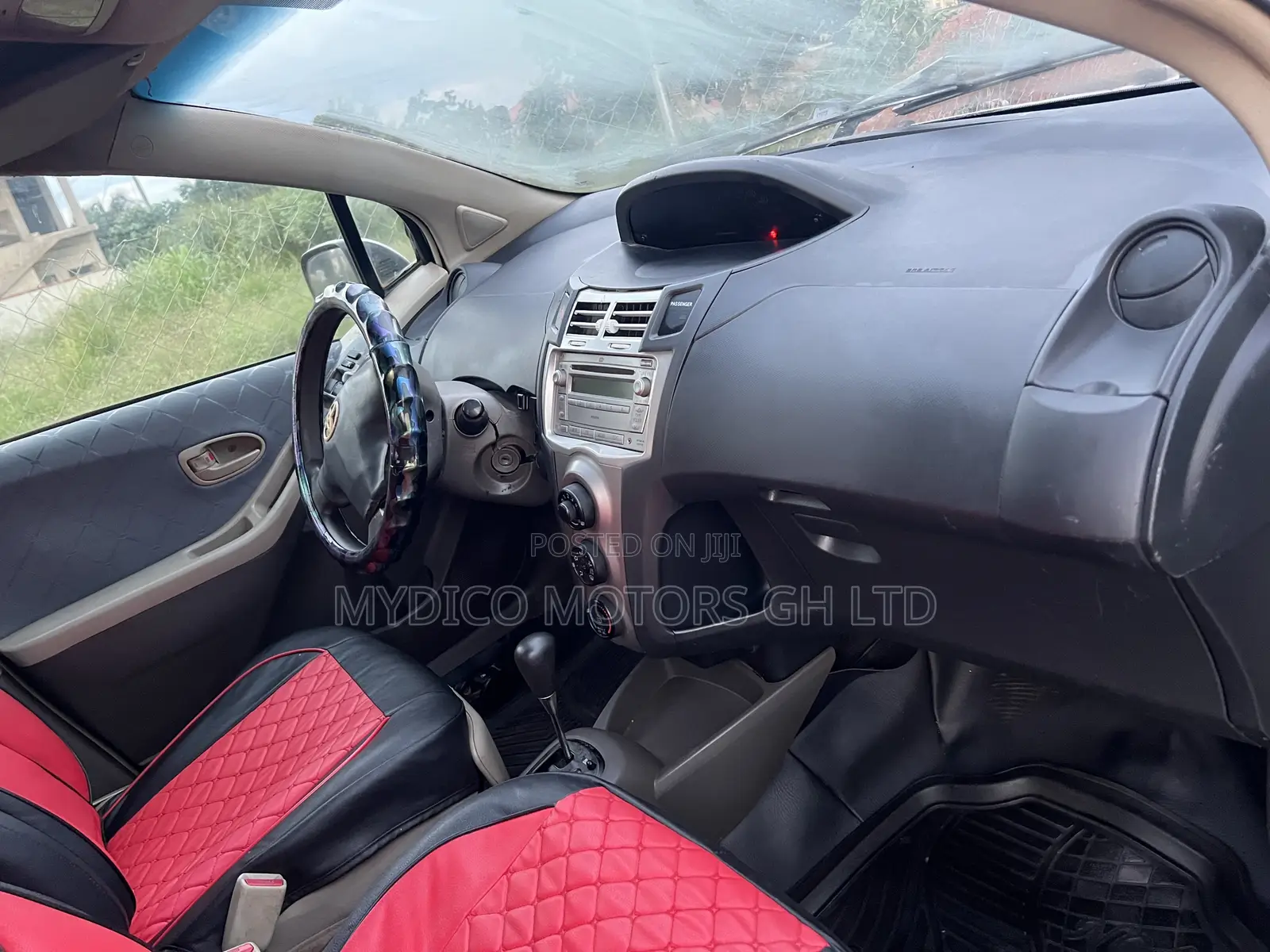 Toyota Vitz 1.5 FWD 3dr 2010 Gray