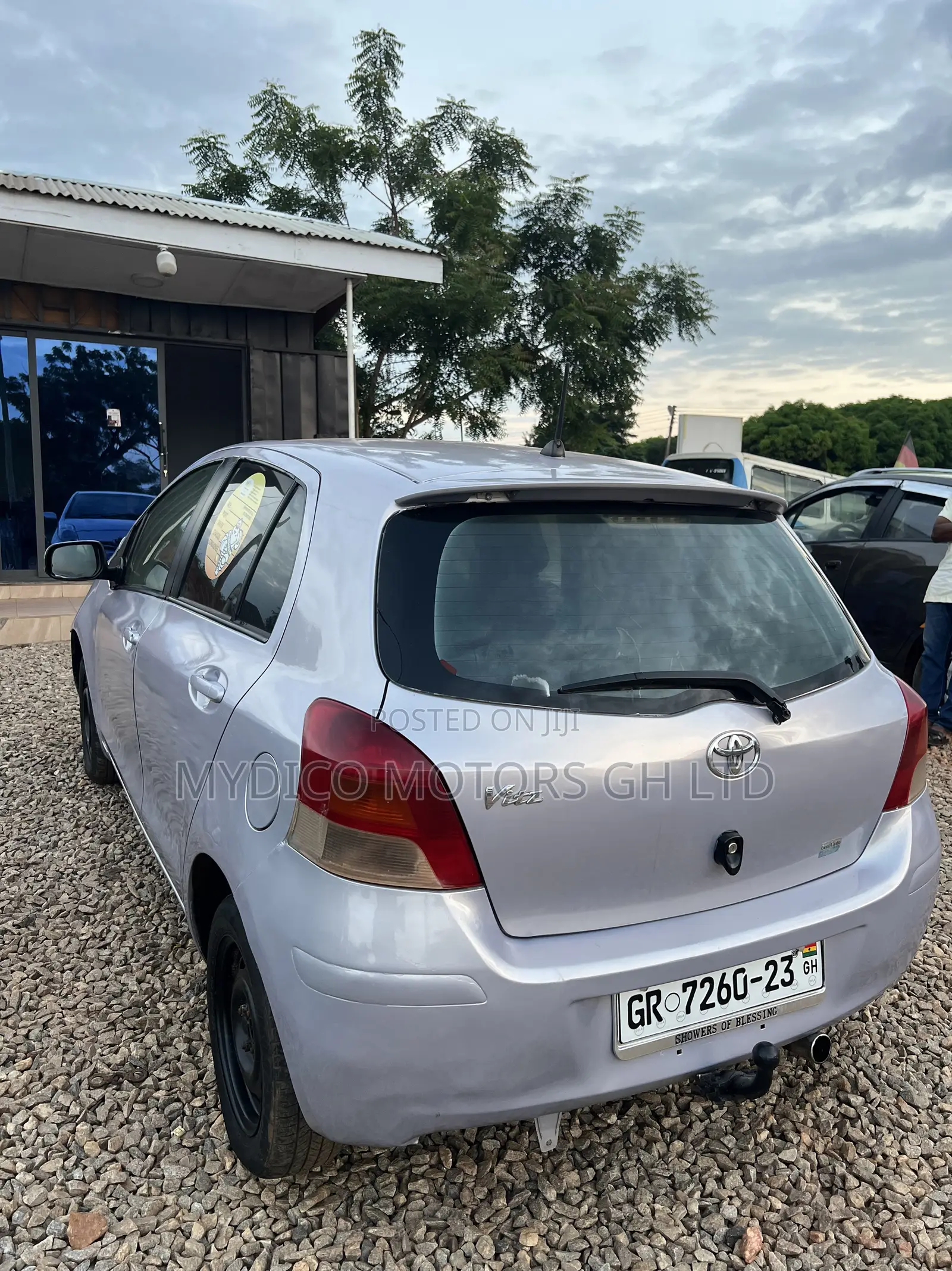 Toyota Vitz 1.5 FWD 3dr 2010 Gray