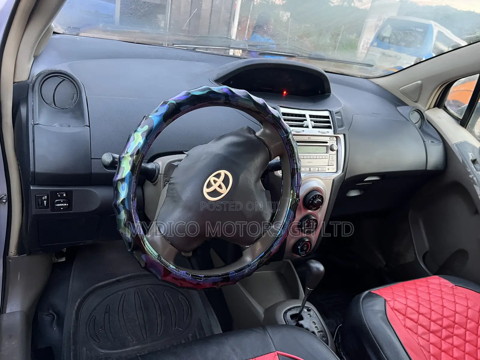 Toyota Vitz 1.5 FWD 3dr 2010 Gray