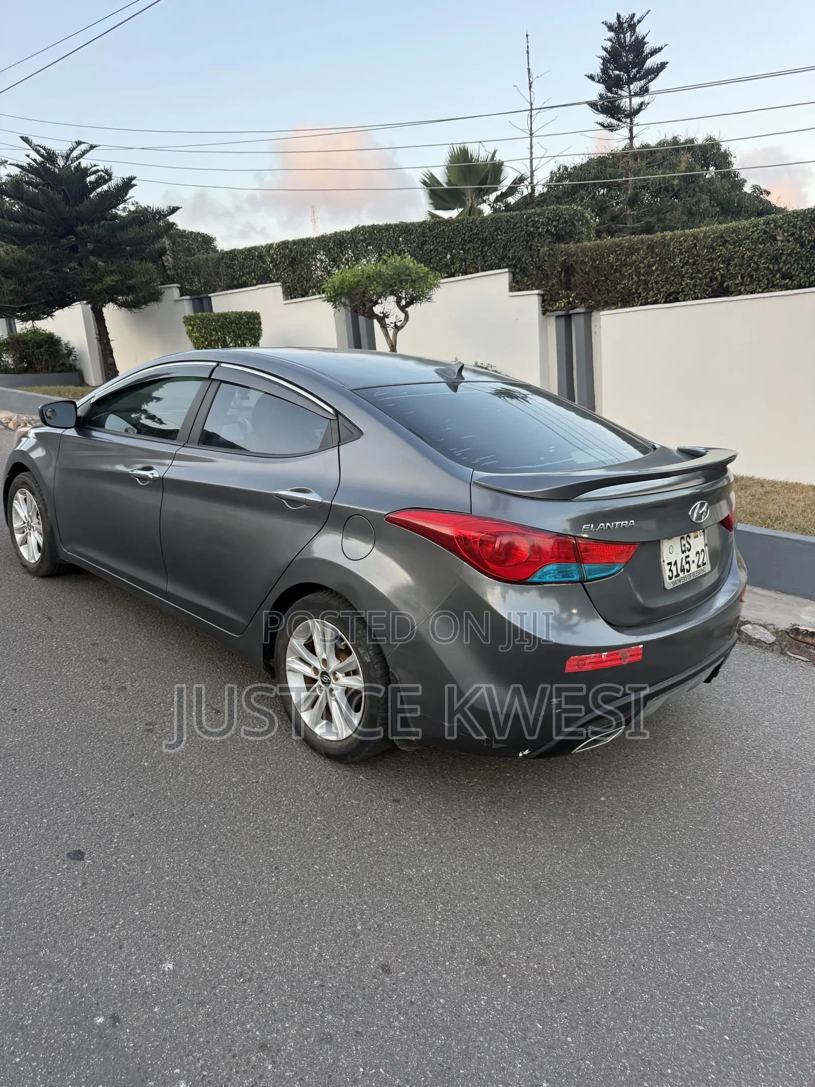 Hyundai Elantra GLS 2012 Gray