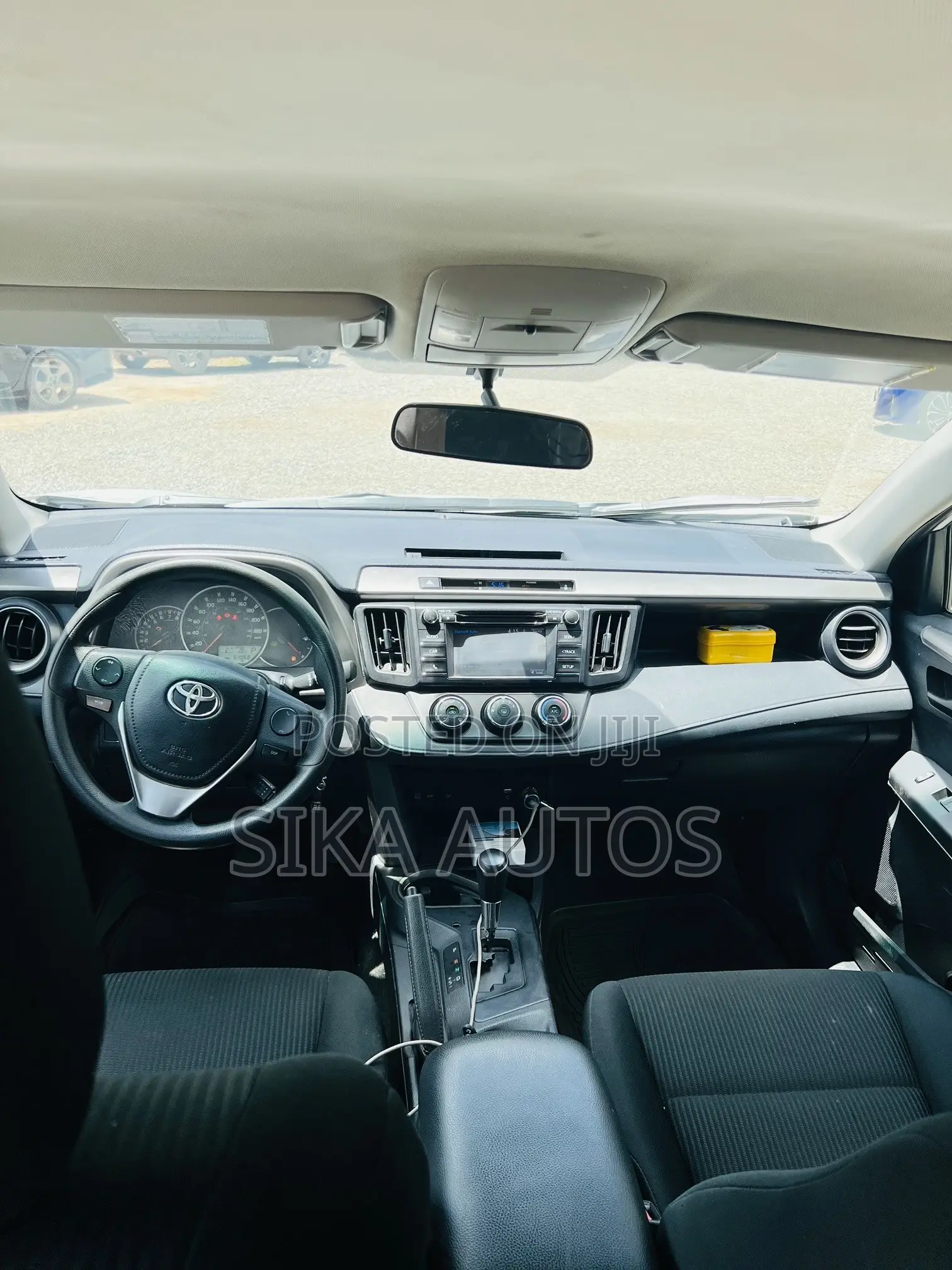 Toyota RAV4 XLE AWD (2.5L 4cyl 6A) 2017 White