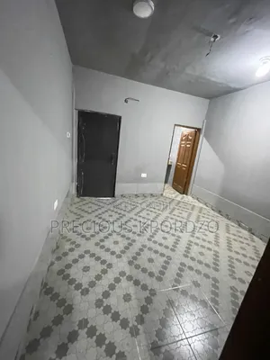 1bdrm Room & Parlour in Lakeside Community 1 for rent