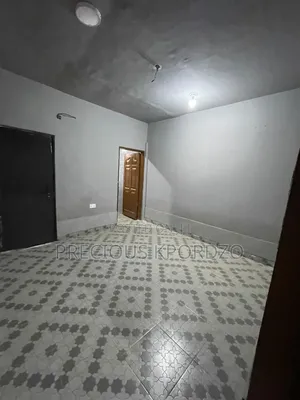 1bdrm Room & Parlour in Lakeside Community 1 for rent