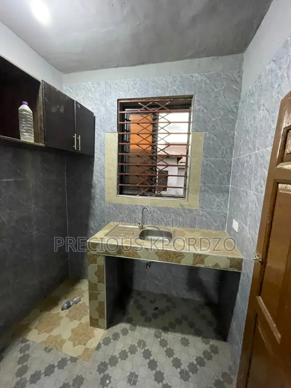 1bdrm Room & Parlour in Lakeside Community 1 for rent