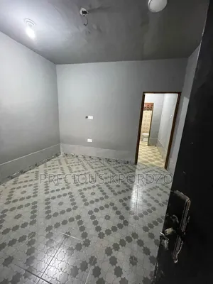 1bdrm Room & Parlour in Lakeside Community 1 for rent