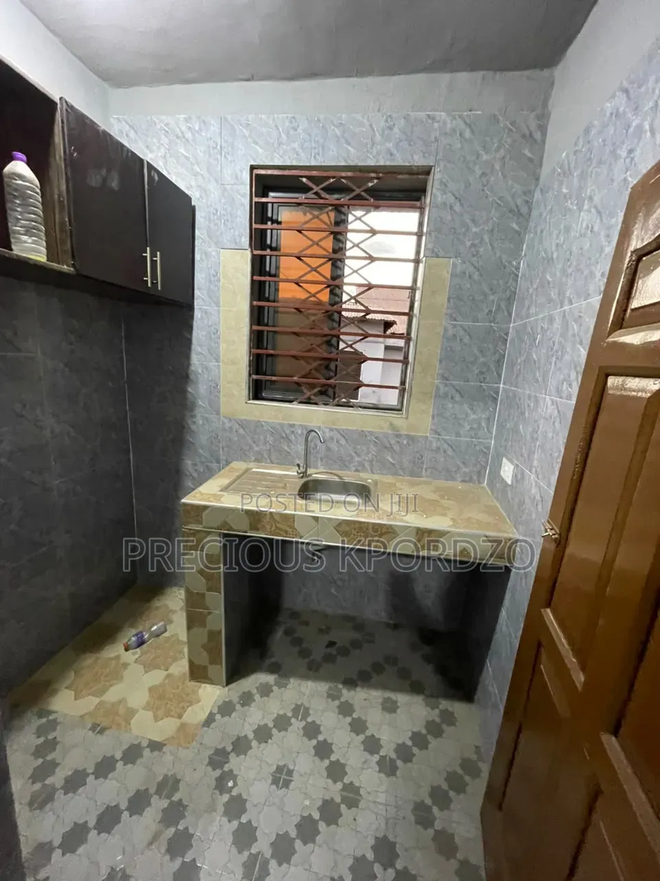1bdrm Room & Parlour in Lakeside Community 1 for rent