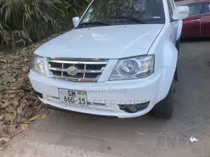 Tata Xenon 2014 White