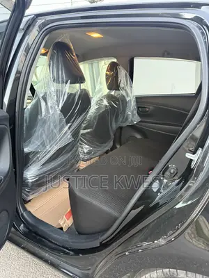 Toyota Vitz 1.5 FWD 5dr 2015 Black